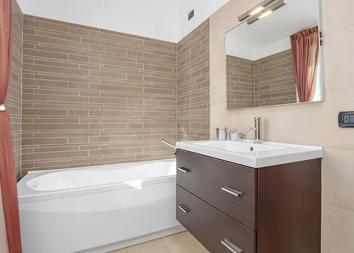Marconi 12a Attico Appartement
