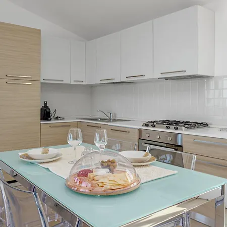 Marconi 12a Attico Apartment *