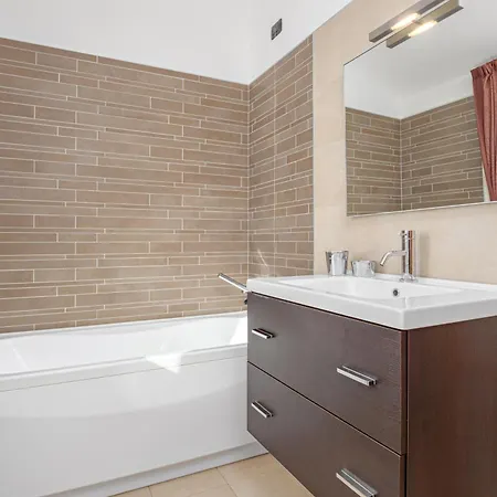 Marconi 12a Attico Apartman